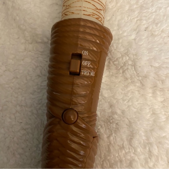 Disney Moana Maui’s Magical Fish Hook Lights Sounds Sword Jakks Pacific Toy 20" - Picture 2 of 6